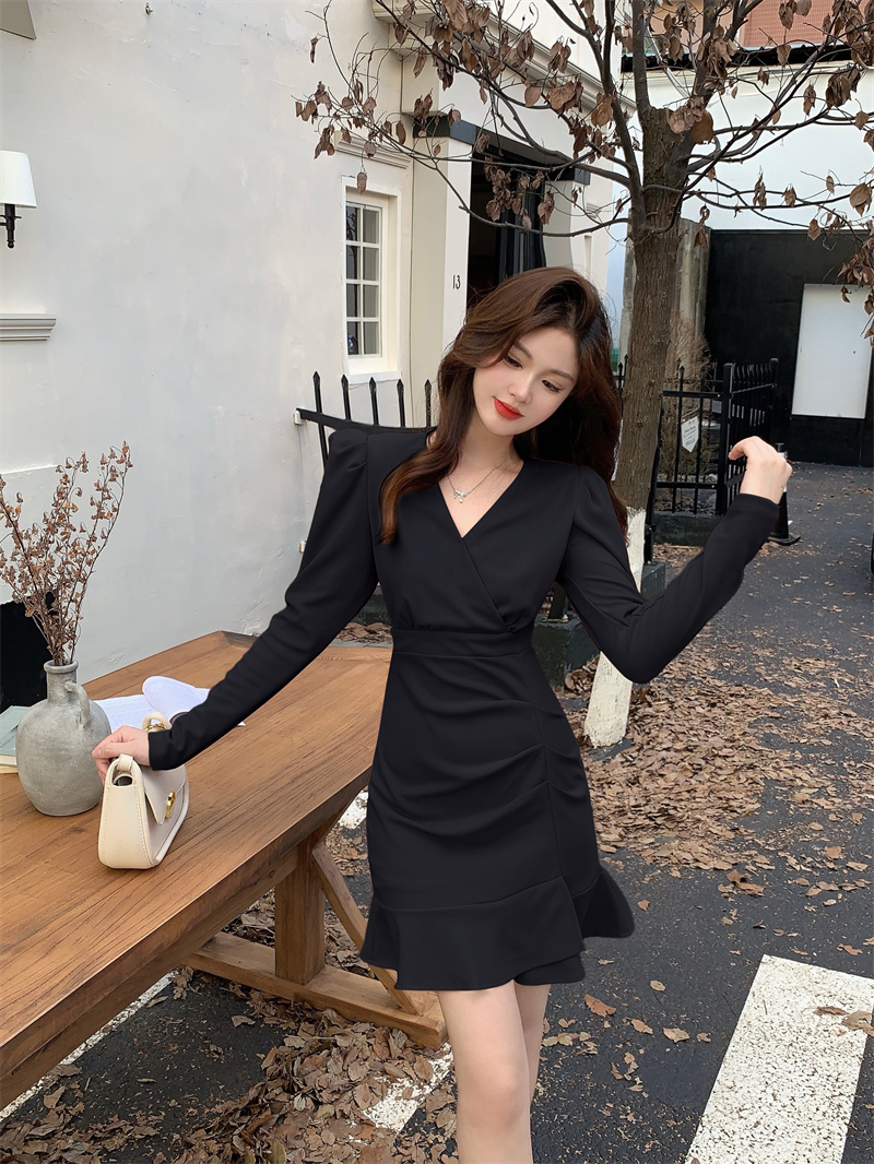 Elegant French V-Neck Long Sleeve Black Dress for Women 2026 Spring New High-End Temperament Dress Spring Wear - Image 4