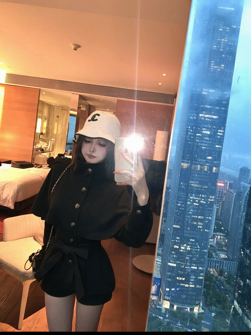 Korean Faux Two-Piece Cape Trench Coat with Collar and Double-Breasted Shirt - Image 4